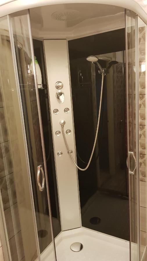 Lia Apartman Kiskunhalas Eksteriør bilde